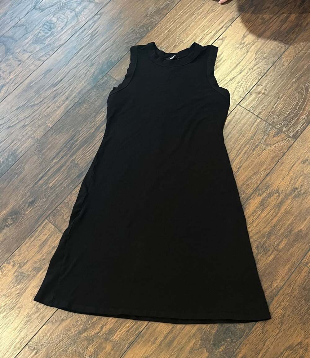 Premise Dresses Black Sleeveless Crewneck Shift Dress